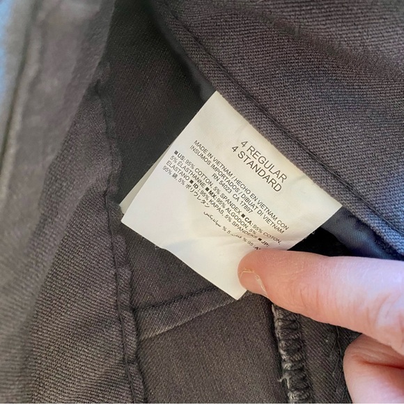 Old Navy Pixie Pants - 2 pairs - size 4 Regular - Picture 7 of 8